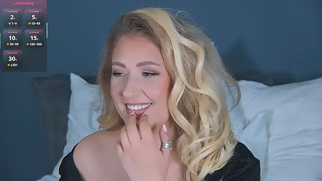 ondinanoire (F milf) - every tip is a  compliment