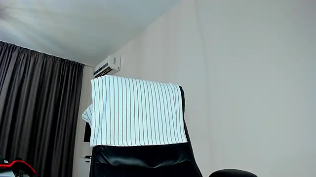 findom_guy (M young) - flash cock