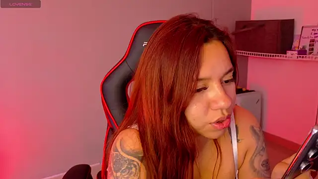 samantha_tattu webcam