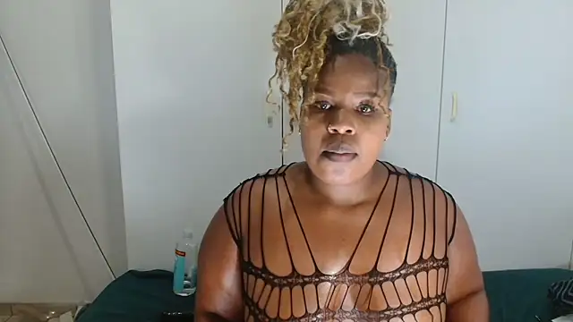 Cuddle_Bear live sex cam