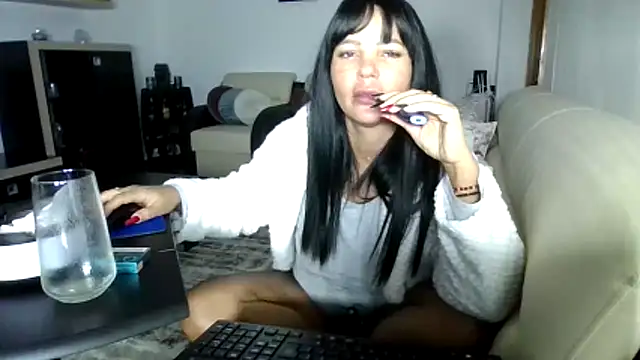 Ella_sweety00 webcam