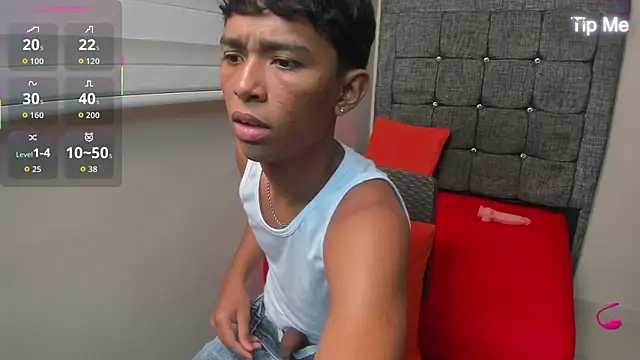 Little_Twink19x webcam