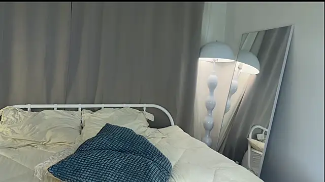 JuicySweetBliss webcam