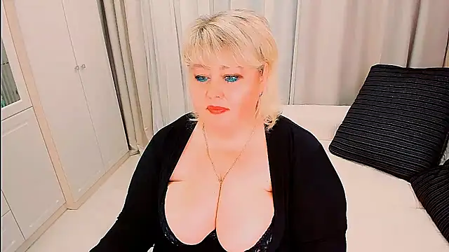 BIGTITSBBW webcam