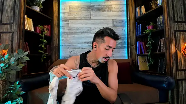 Donovan_Desmond webcam