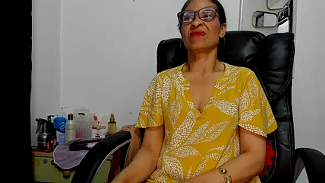 Aries_Mature webcam