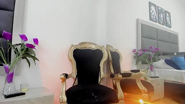 valentinacruzz - ValentinaCruzz's free webcam - UK Sex Cams