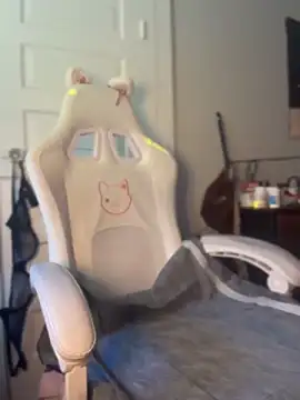 Lunalovesyou8 webcam