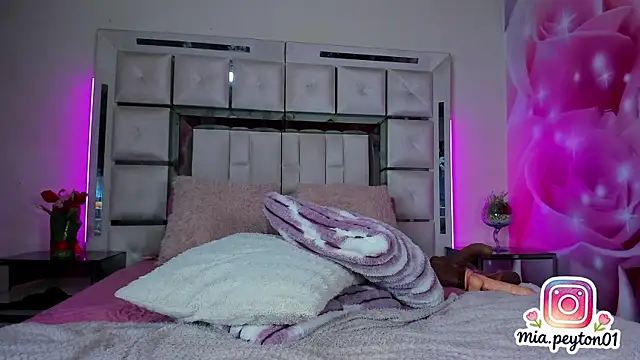 mia_peyton webcam