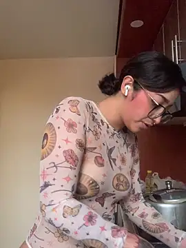 LilithMonette webcam