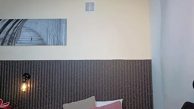 chanel_brunette webcam