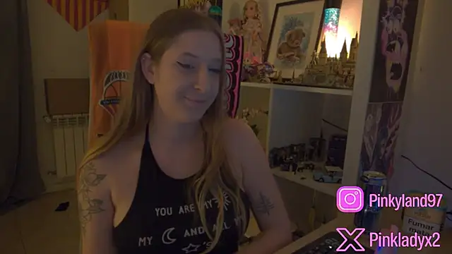 Pinkyladyxxx webcam