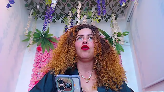 BLONDE_SEXYHOT webcam