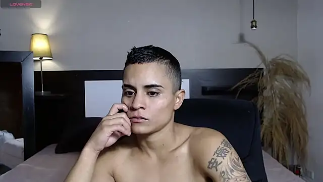 Liiamthompson webcam