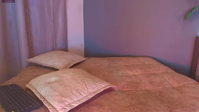 jade_brunnette webcam