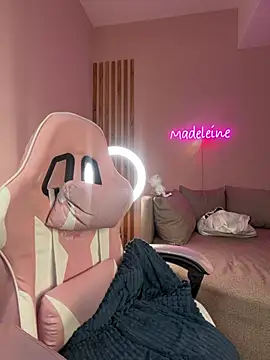 MadeleineSanez webcam