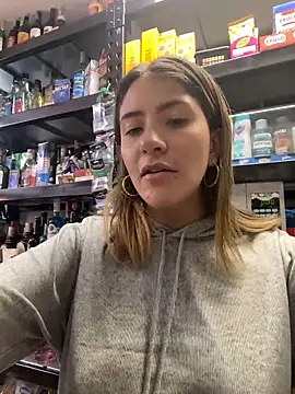 Andrea_19blonde webcam