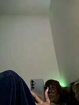 iamlalamilano webcam