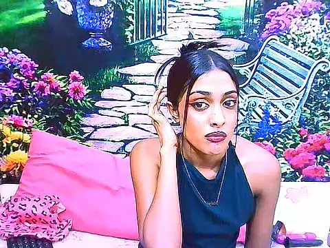 IndianPretty14u2Luv webcam