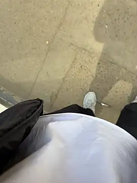 tavohot_ (M young) - Show dick zipper open