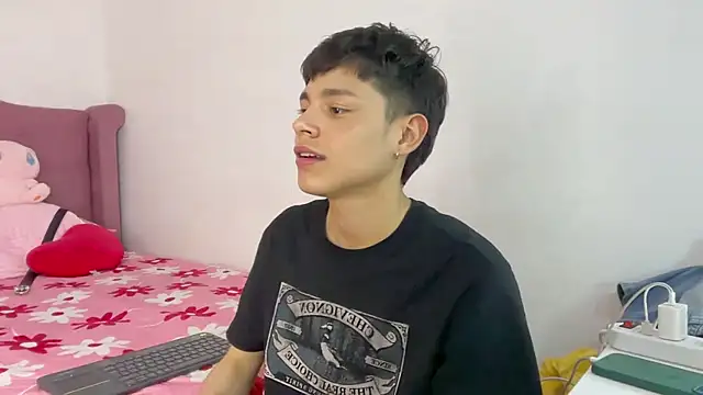 Andy_Belier23's live cam