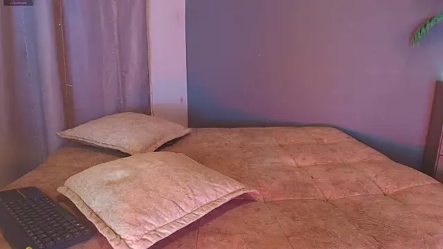 jade_brunnette webcam