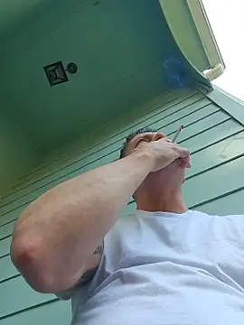 Bigtater1999 live sex cam