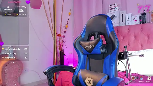 _taylor_black webcam