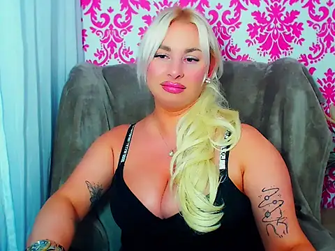 LuxuriaGoddess webcam