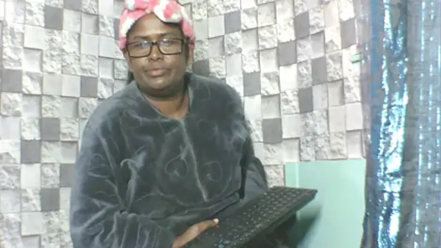 Exotic_indian95 webcam