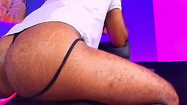 LOGAN_ADAMS27 webcam