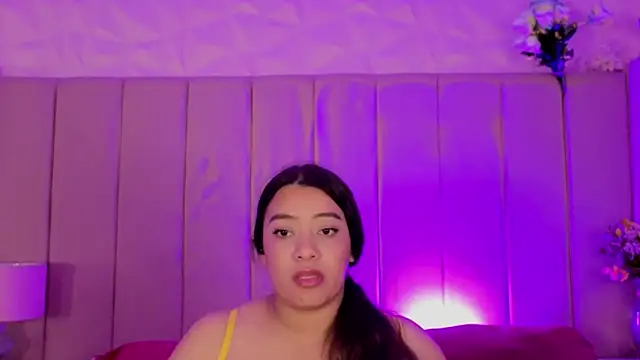 MollyBigBoobs12 webcam