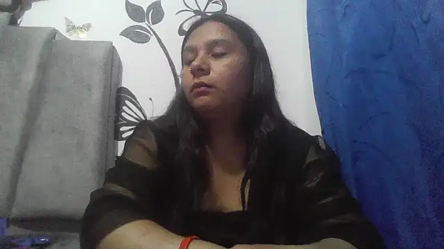 Charis_21 webcam