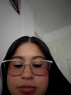 miahkumar - Miahkumar's free webcam - UK Sex Cams