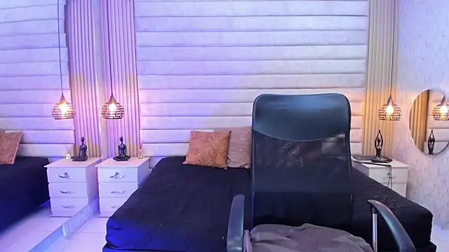 VictoriaaBlair webcam