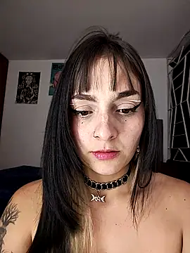 KARINNA__RAVEN webcam