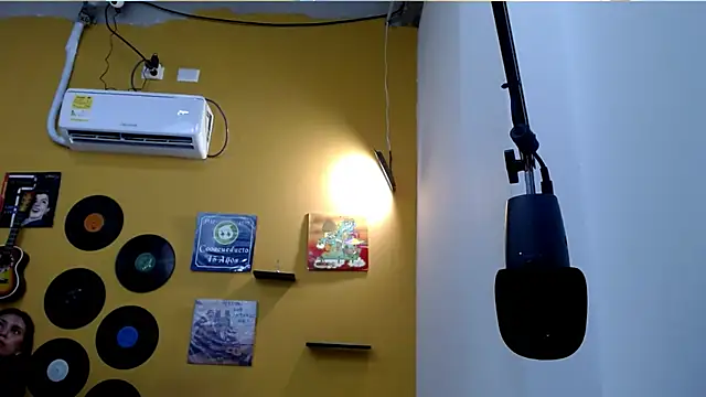 skinnyverus18 webcam