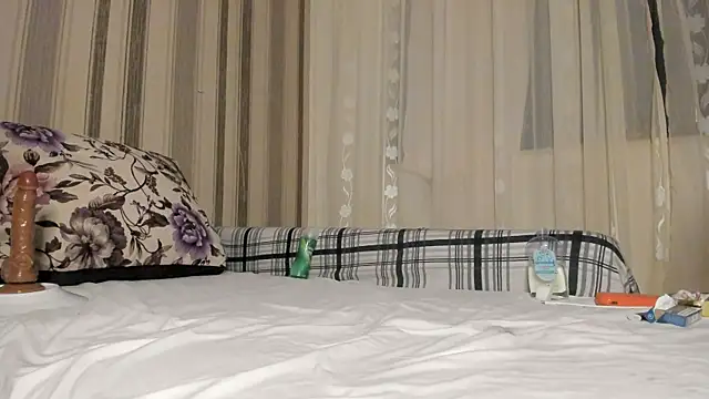 FrosstyRose live sex cam