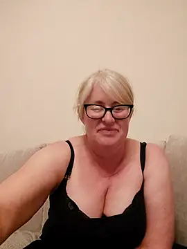 FlirtyFleur-x webcam
