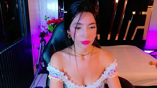 MiaLovelyn webcam