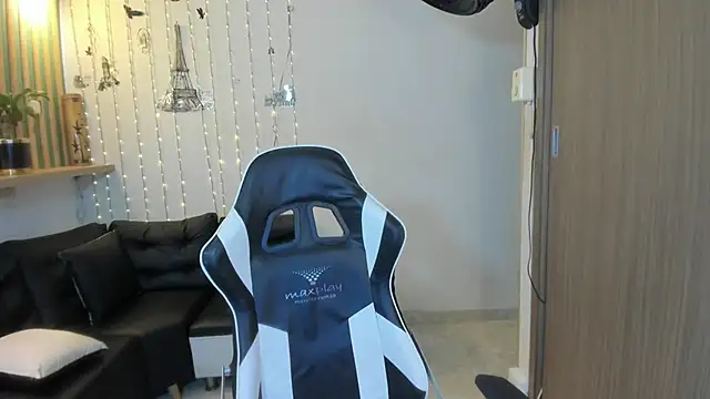 Ruby_Your_Milf webcam