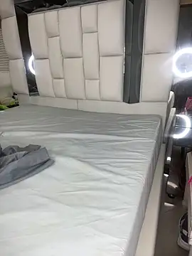 mia__fernandez webcam