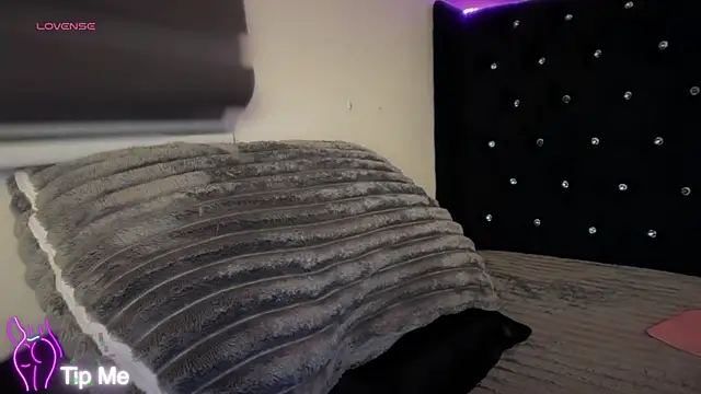 NaughtyJedGirl webcam