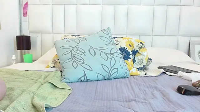 Adriana_Prettie webcam