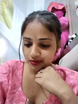 Naina11100 webcam