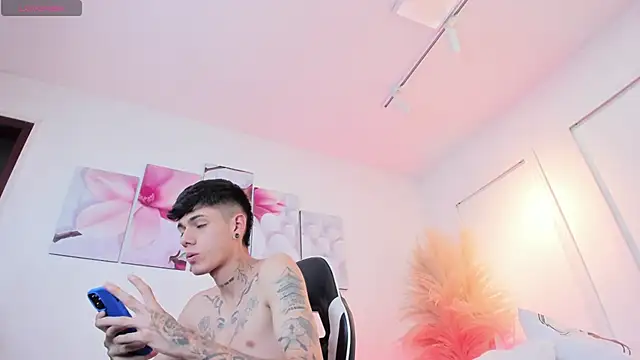 Tommy_valverde webcam