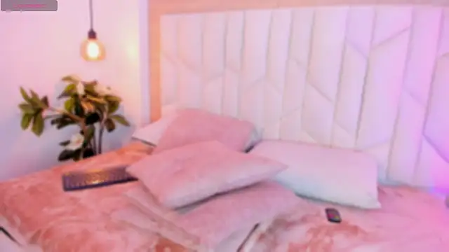 michele_jones webcam