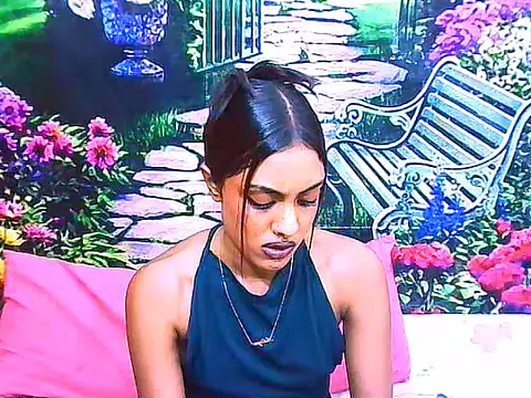 IndianPretty14u2Luv webcam