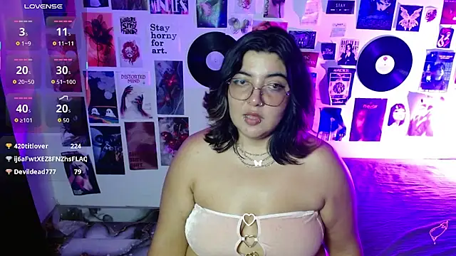 Roxy_f_w webcam