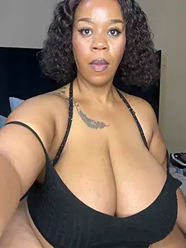 THICKBUNNYCHICKxxx webcam